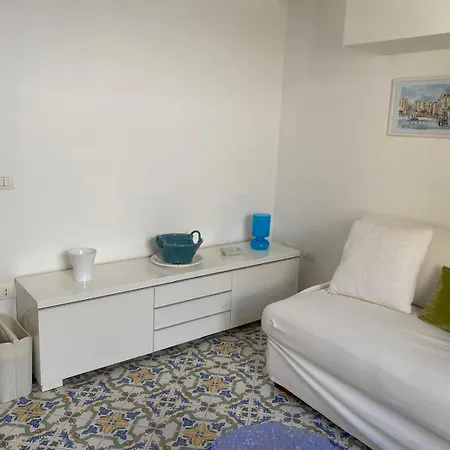 Seasuntour - Lo Scrigno Appartement